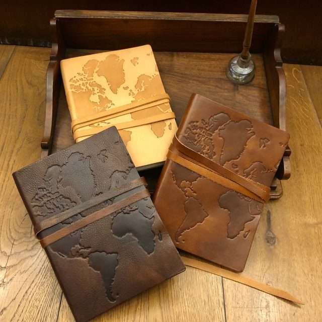 Quaderni in pelle anticata "Mondo "
